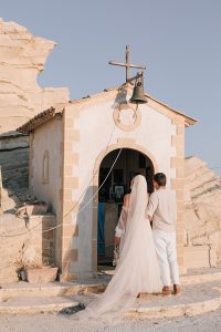 bride, wedding, church-5519805.jpg