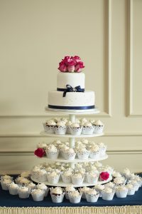 cake, wedding, sweets-1145609.jpg